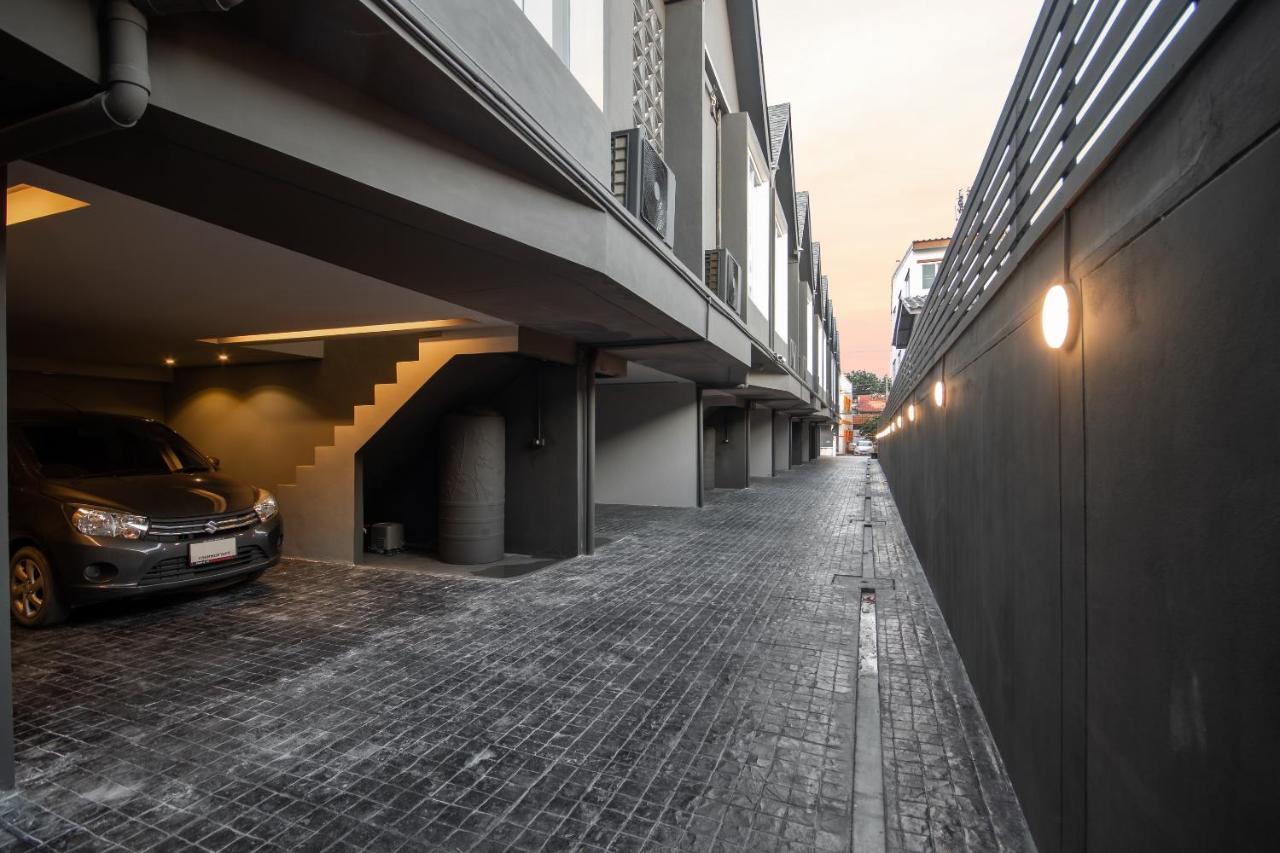 Appartamento Nidhra นิทรา Ban Lat Krachaeng Esterno foto